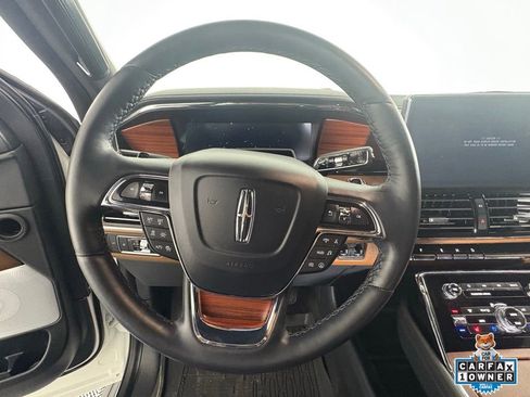 Used 2024 Lincoln Navigator L Reserve AWD/4WD image 2