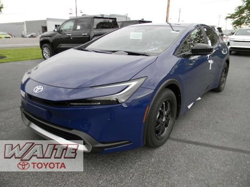 New 2026 Toyota Prius Plug-In Hybrid FWD image 5