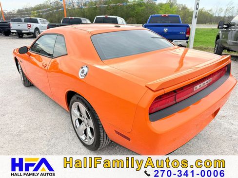 Used 2014 Dodge Challenger R/T image 4