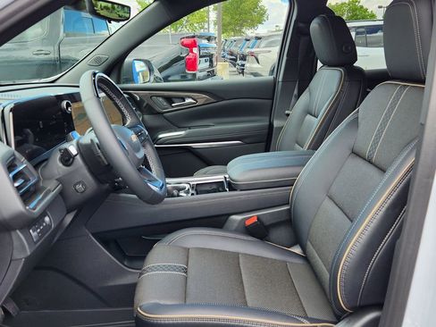 New 2026 Chevrolet Traverse High Country AWD/4WD image 9