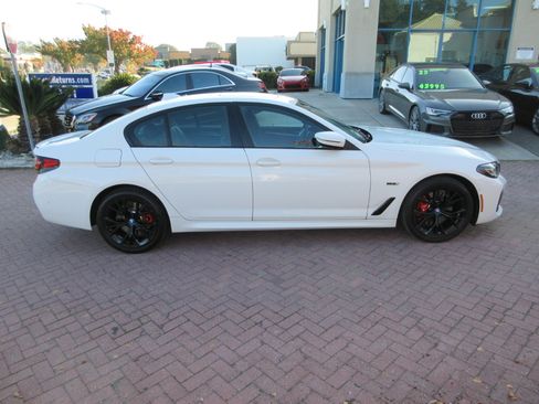 Used 2023 BMW 530e w/ M Sport Package image 79