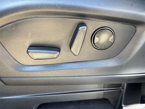 Certified 2022 Ford Explorer XLT w/ Equipment Group 202A image 4