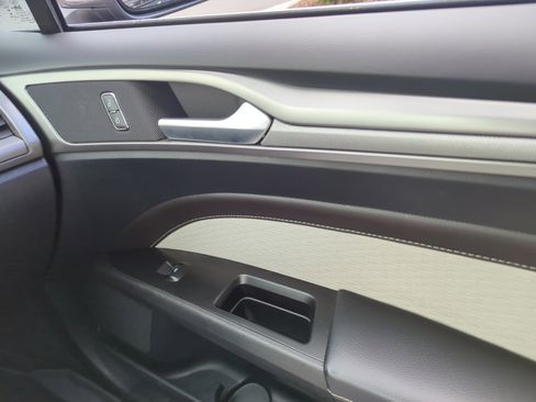 Used 2019 Ford Fusion SE w/ Equipment Group 151A image 31