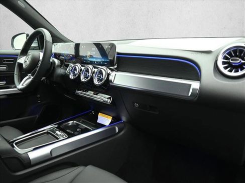 Certified 2026 Mercedes-Benz GLB 250 4MATIC image 27