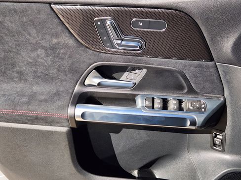 New 2026 Mercedes-Benz GLB 250 4MATIC image 23