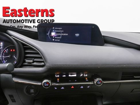Used 2023 MAZDA MAZDA3 s FWD image 12