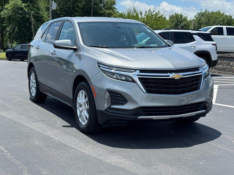 Used 2024 Chevrolet Equinox LT w/ LPO, Floor Liner Package FWD image 2