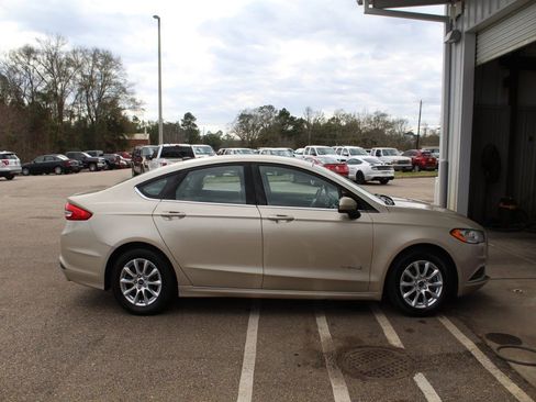 Used 2018 Ford Fusion S image 7