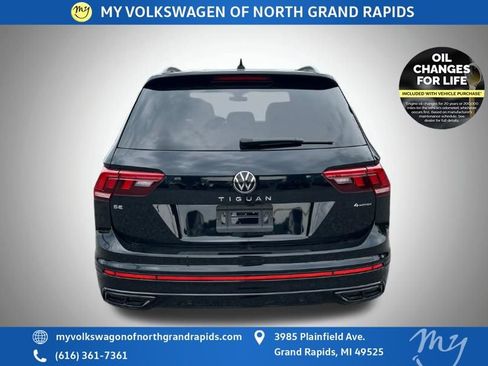 Used 2024 Volkswagen Tiguan SE R-Line AWD/4WD image 5