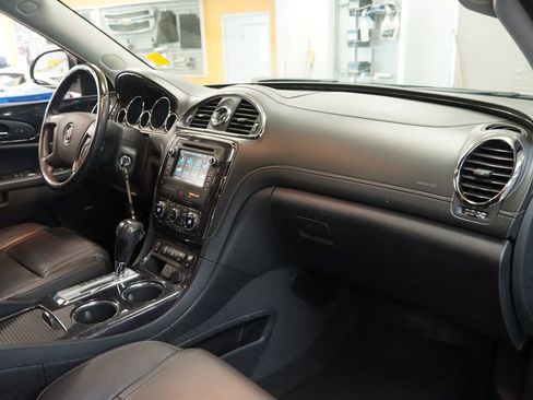 Used 2017 Buick Enclave Leather AWD/4WD image 40