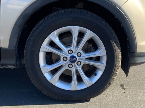 Used 2017 Ford Escape SE image 25