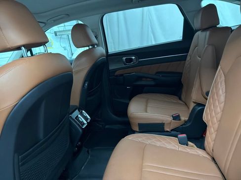 Used 2022 Kia Sorento SX Prestige w/ Rust Color Package AWD/4WD image 21