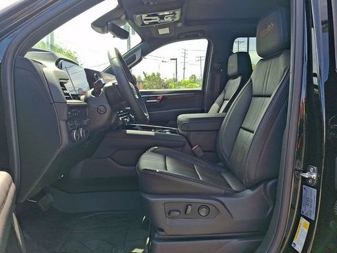 Used 2026 Chevrolet Suburban High Country w/ Sun And Tow Package AWD/4WD image 14