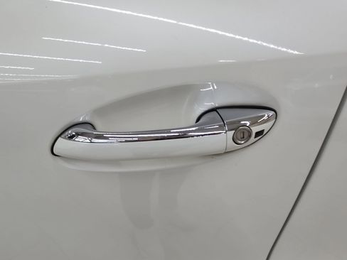 Used 2011 Mercedes-Benz GL 450 4MATIC image 12