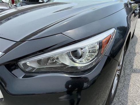 Used 2018 INFINITI Q50 Luxe w/ Essential Package (3.0T Luxe) AWD/4WD image 14