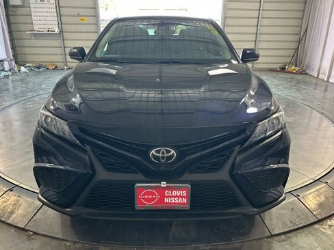 Used 2021 Toyota Camry SE image 11