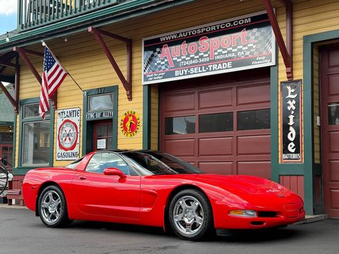 Used 1999 Chevrolet Corvette Coupe w/ Memory Pkg RWD image 1