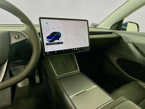 Used 2026 Tesla Model Y 2WD image 6