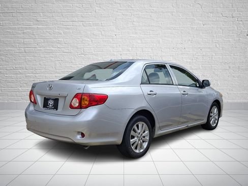 Used 2010 Toyota Corolla LE FWD image 6