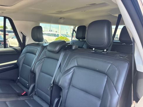 Certified 2025 Lincoln Navigator L Reserve AWD/4WD image 26