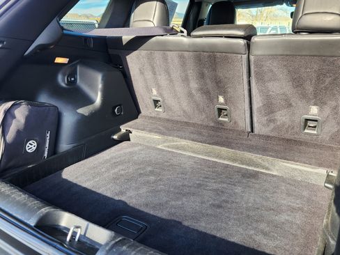 Used 2019 Jeep Cherokee Limited image 17