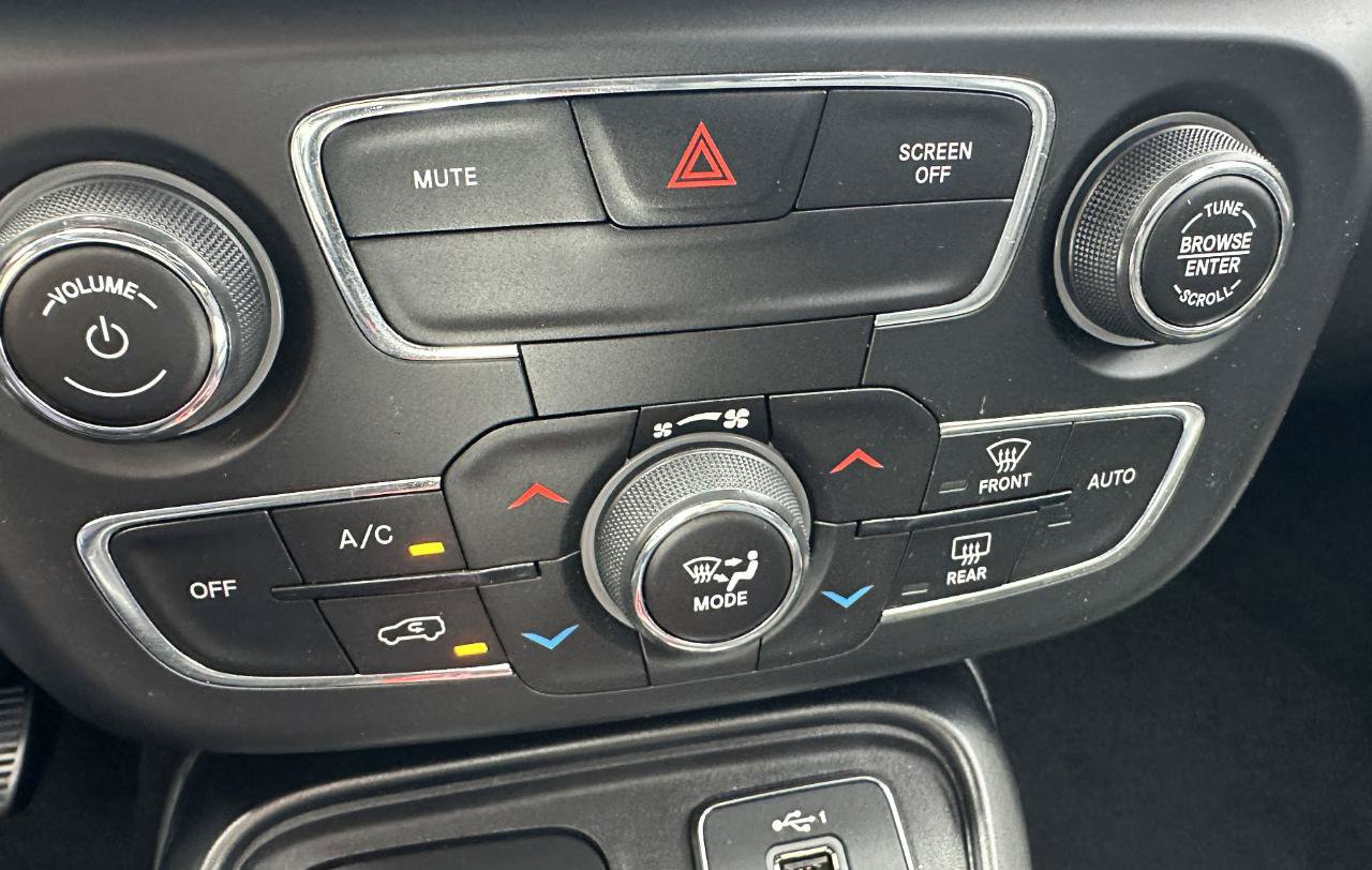 Used 2020 Jeep Compass Trailhawk AWD/4WD image 62
