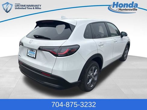 New 2026 Honda HR-V LX image 9