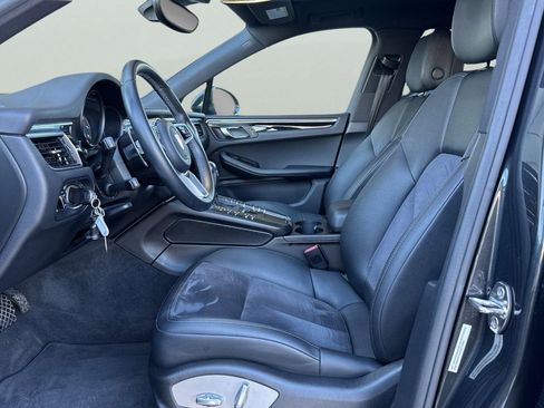 Used 2017 Porsche Macan image 14