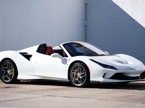 Used 2023 Ferrari F8 Tributo image 3