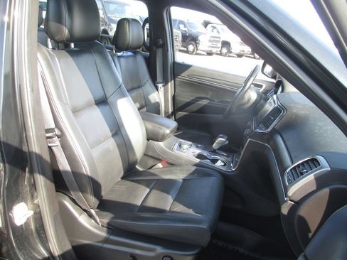 Used 2021 Jeep Grand Cherokee Limited w/ Sun & Sound Group AWD/4WD image 23