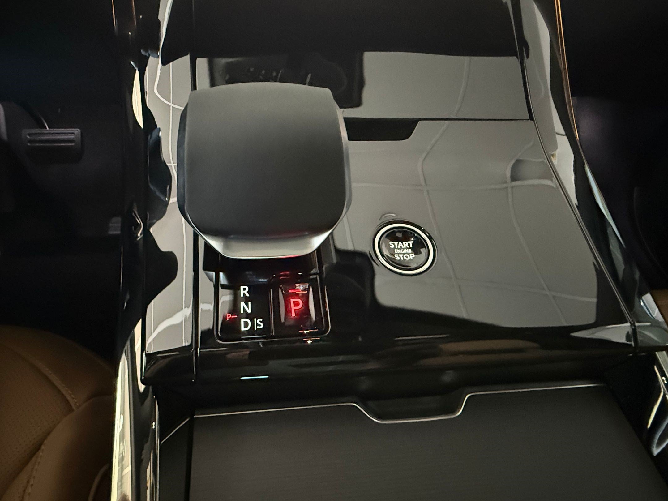 New 2026 Land Rover Range Rover Sport SE AWD/4WD image 18