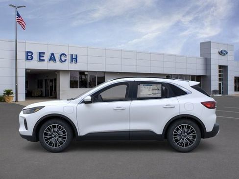 New 2025 Ford Escape SE w/ PHEV Premium Package FWD image 4