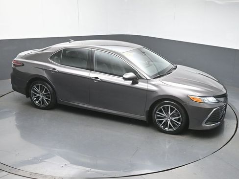 Used 2023 Toyota Camry XLE image 37