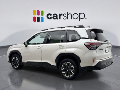 Used 2025 Subaru Forester Premium AWD/4WD image 3
