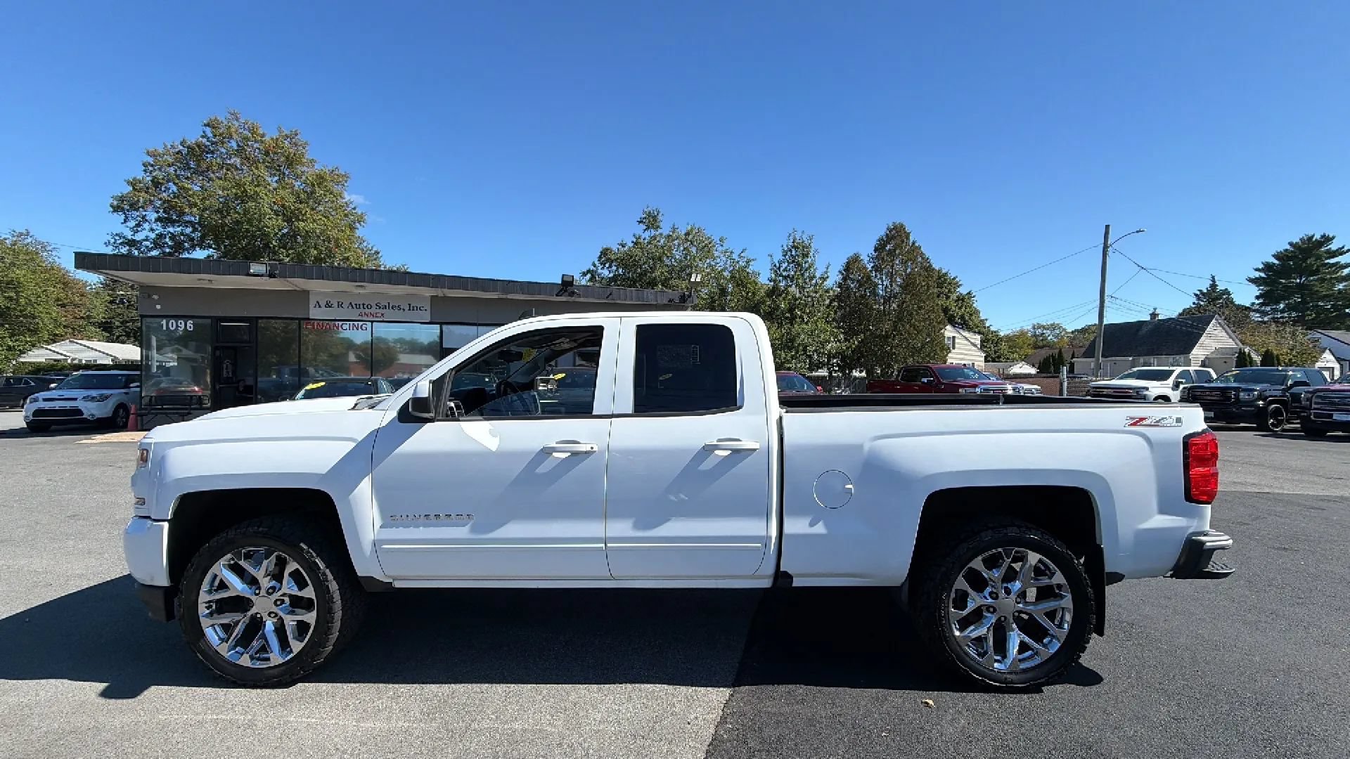 Used 2016 Chevrolet Silverado 1500 LT w/ All Star Edition AWD/4WD image 4