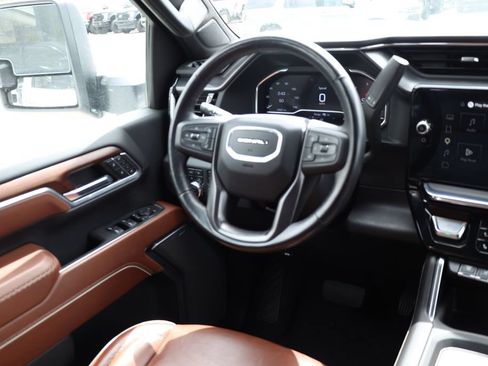Used 2025 GMC Sierra 3500 Denali Ultimate AWD/4WD image 21