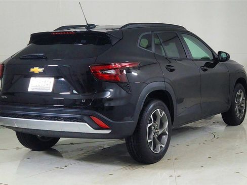 New 2026 Chevrolet Trax LT image 6