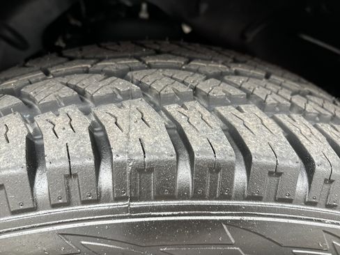 Used 2024 RAM 1500 Laramie image 11