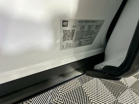 Used 2025 Buick Enclave Preferred image 12