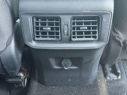 Used 2022 Toyota RAV4 LE w/ Carpet Mat Package (TMS) AWD/4WD image 15