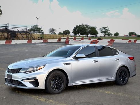 Used 2020 Kia Optima LX FWD image 5