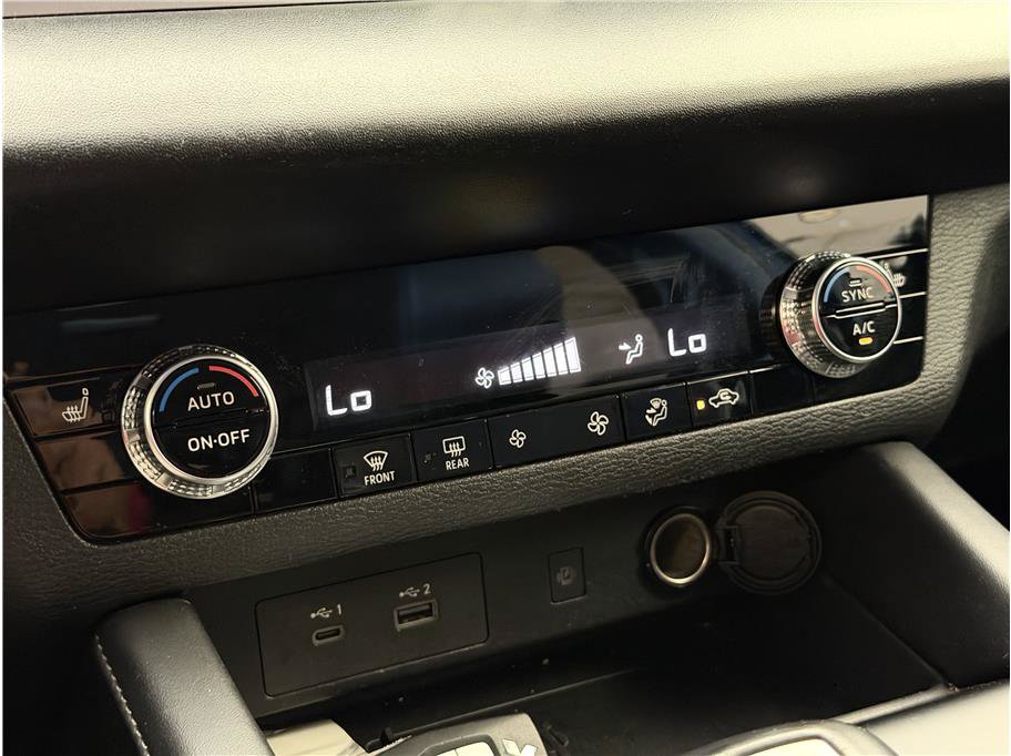 Used 2024 Mitsubishi Outlander FWD image 14