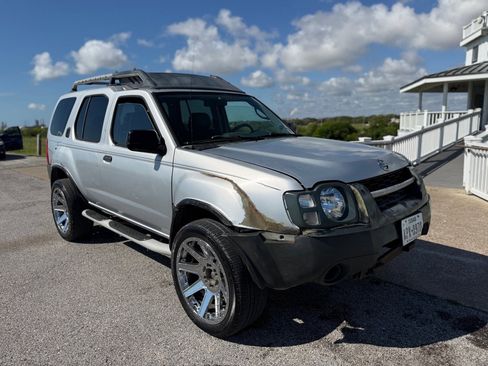 Used 2004 Nissan Xterra XE image 3