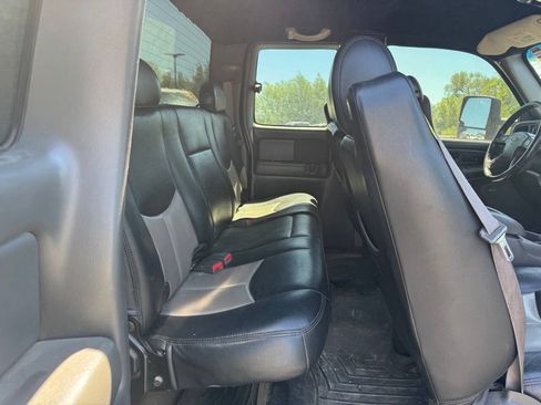 Used 2005 Chevrolet Silverado 2500 LT w/ Heavy-Duty Power Package AWD/4WD image 13