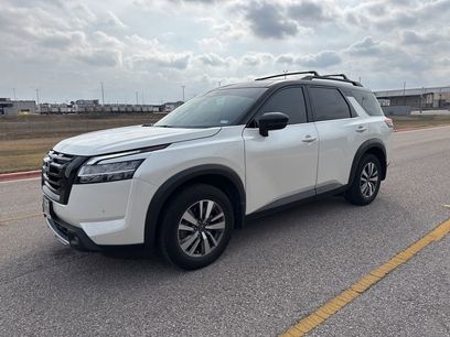 Used 2022 Nissan Pathfinder SL w/ SL Black Package
