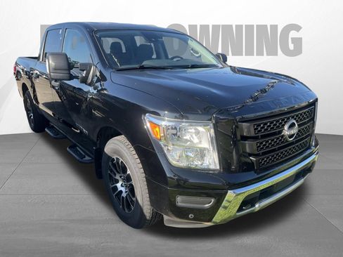 Used 2023 Nissan Titan SV w/ SV Convenience Package RWD image 3