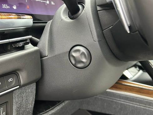 Used 2025 Cadillac Escalade Sport Platinum w/ LPO, ONYX Package image 26