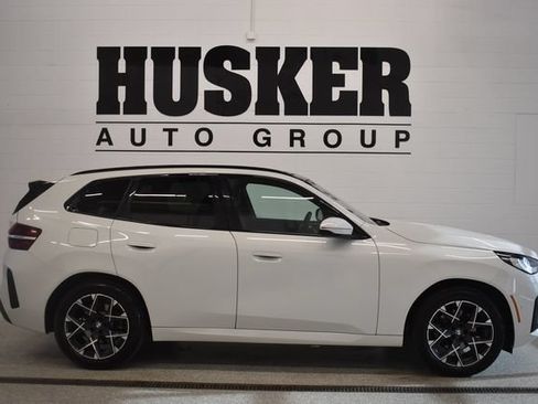 Used 2025 BMW X3 xDrive30i AWD/4WD image 2