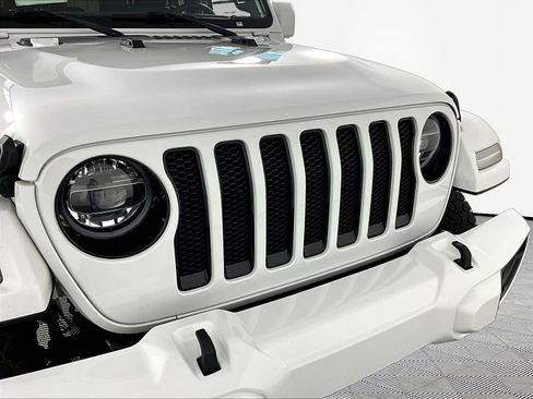 Used 2021 Jeep Wrangler Unlimited Sahara AWD/4WD image 30