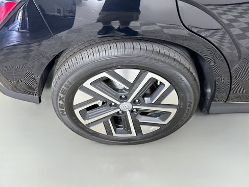 Used 2023 Hyundai Kona SE w/ Cargo Package image 33